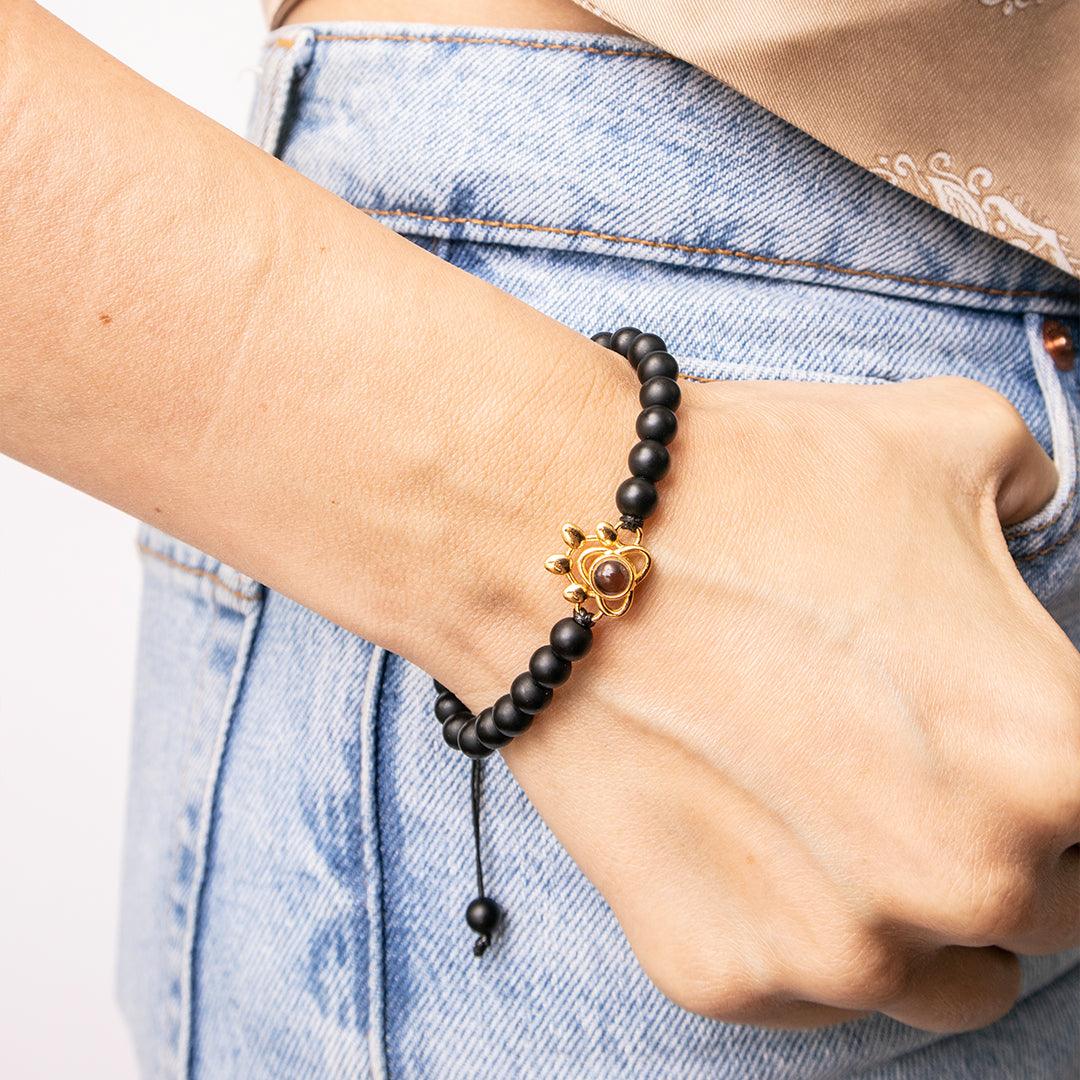 Eternity's Coastal Paw Beaded Photo Bracelet - Elegant Eternity