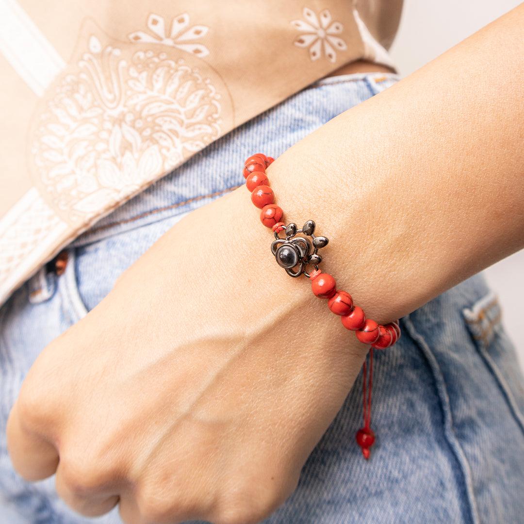 Eternity's Coastal Paw Beaded Photo Bracelet - Elegant Eternity